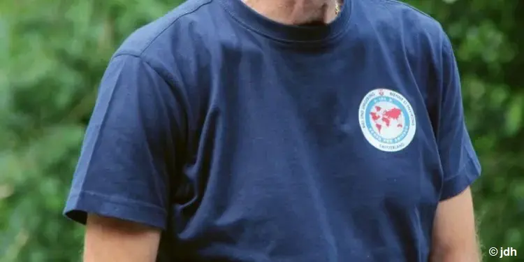 T-Shirt der IPA mit Logo